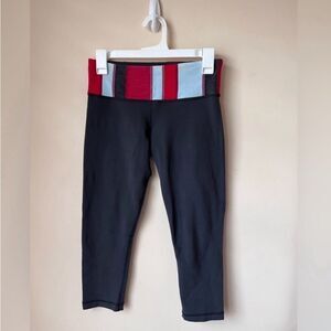 Lululemon Reversible Cropped Leggings Dark Grey Size 6‎